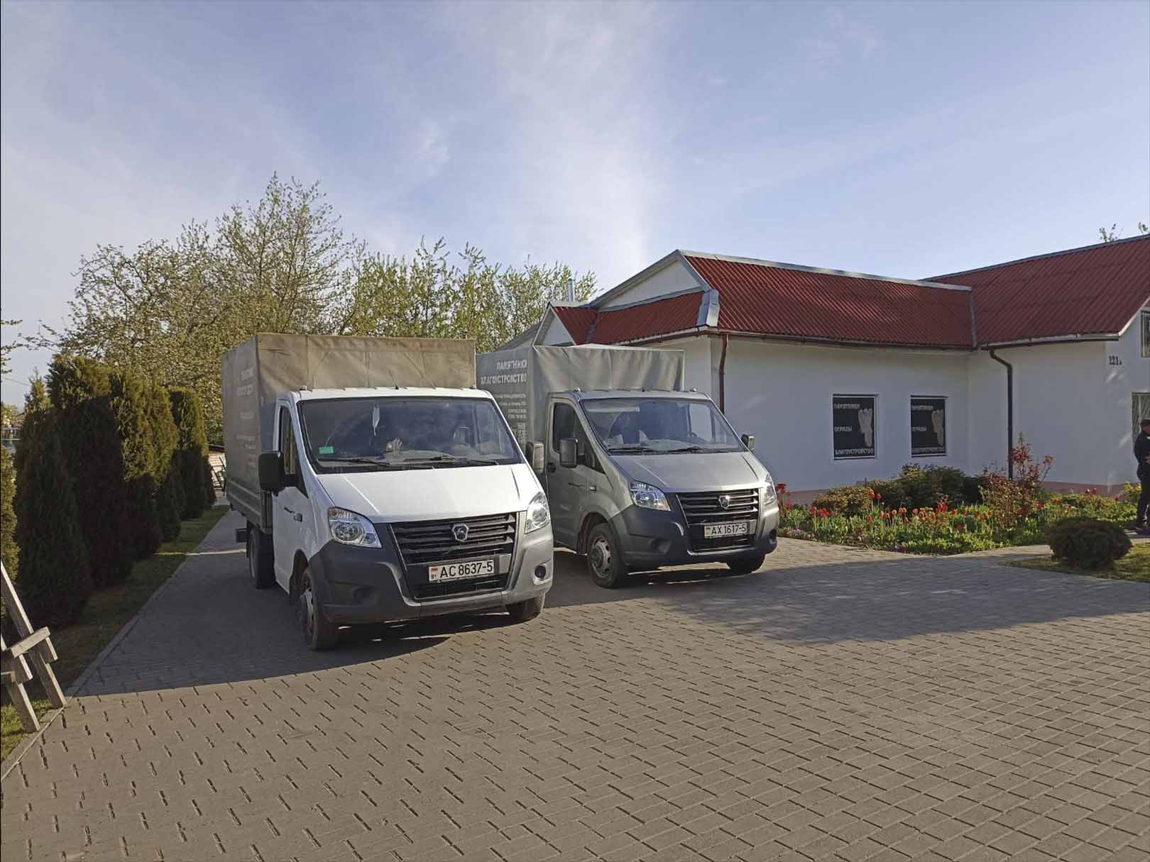 Благоустройство могил на кладбище. Мемориальные комплексы